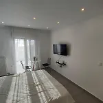 Metro Apartamento *