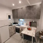 Apartament Metro *