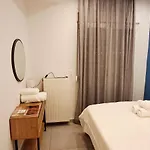 Metro Apartamento