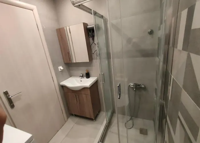 Metro * 塞萨洛尼基